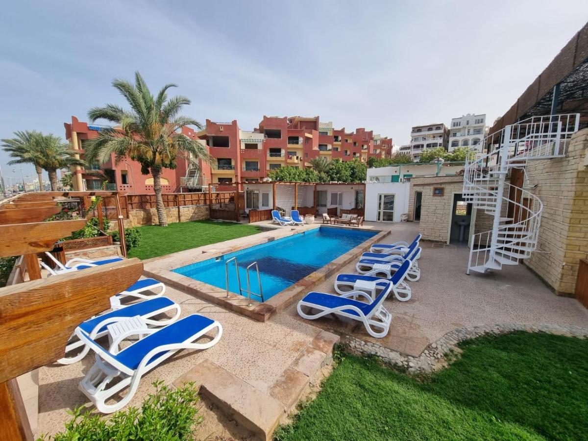 Lilly Lounge And Pool Accommodation For Adults Only Hurghada Exterior photo